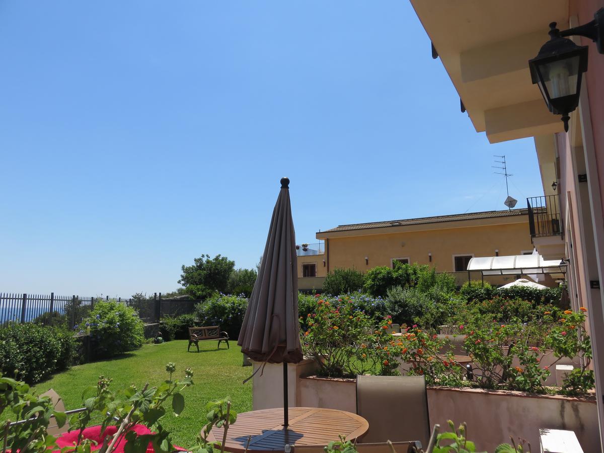 Case Vacanze Residence Trinacria Acireale Exterior foto